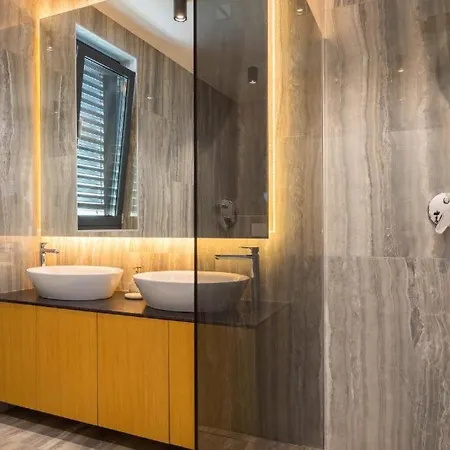 Villa Titanium